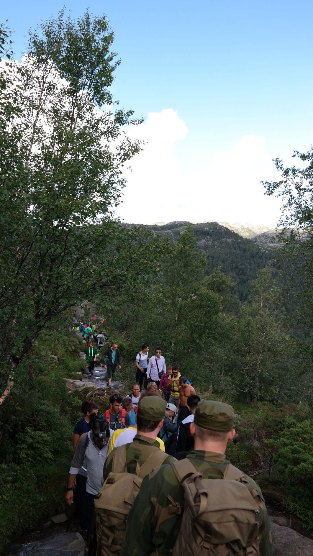 Reisewelten Südnorwegen - Wanderung auf den Preikestolen ...